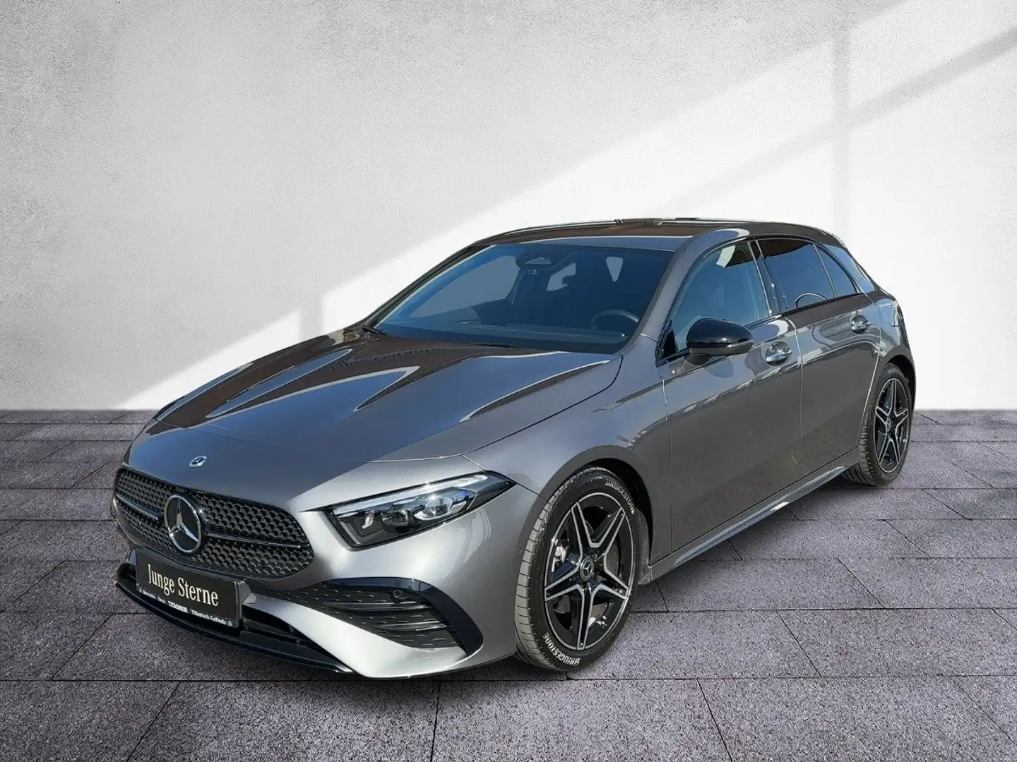 Mercedes-Benz A 200 AMG-Line LRHZG MBeam RKam Night Grau - 2