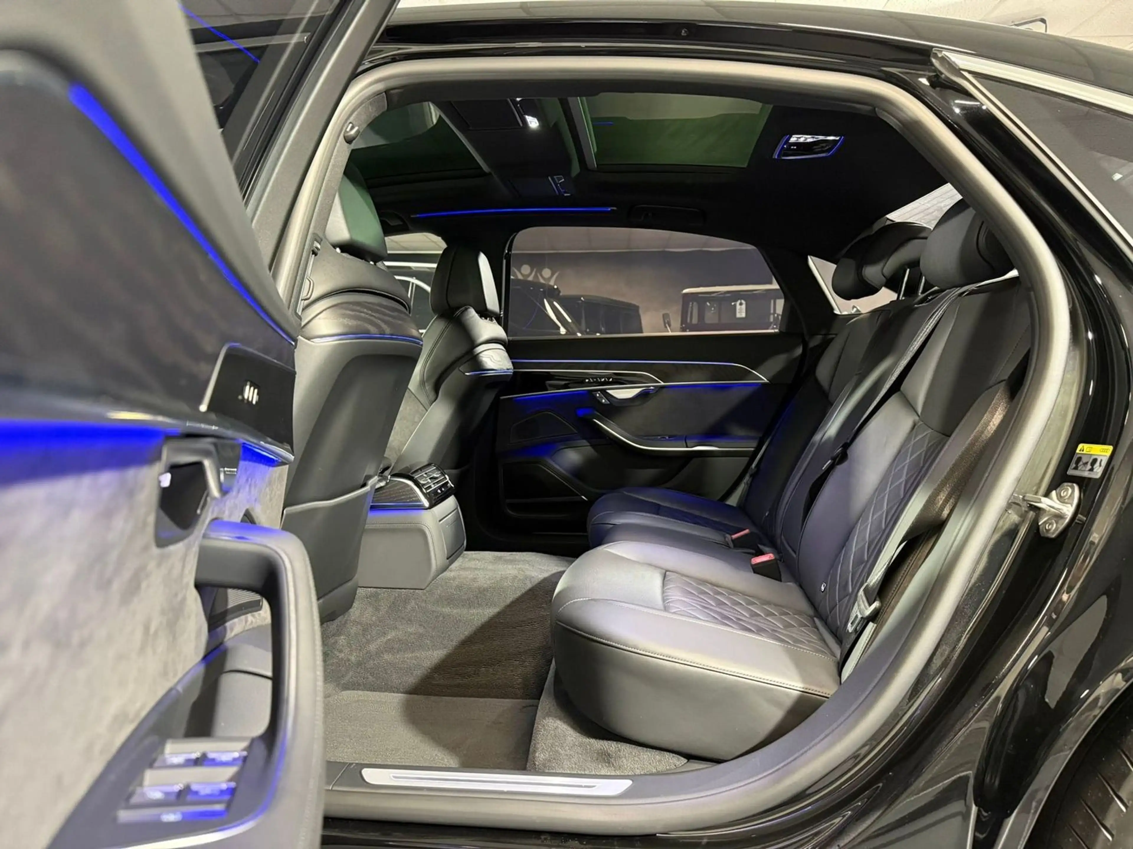 Audi A8 60 TFSI e L quattro Head-Up Matrix ACC Leder Navi — photo 8