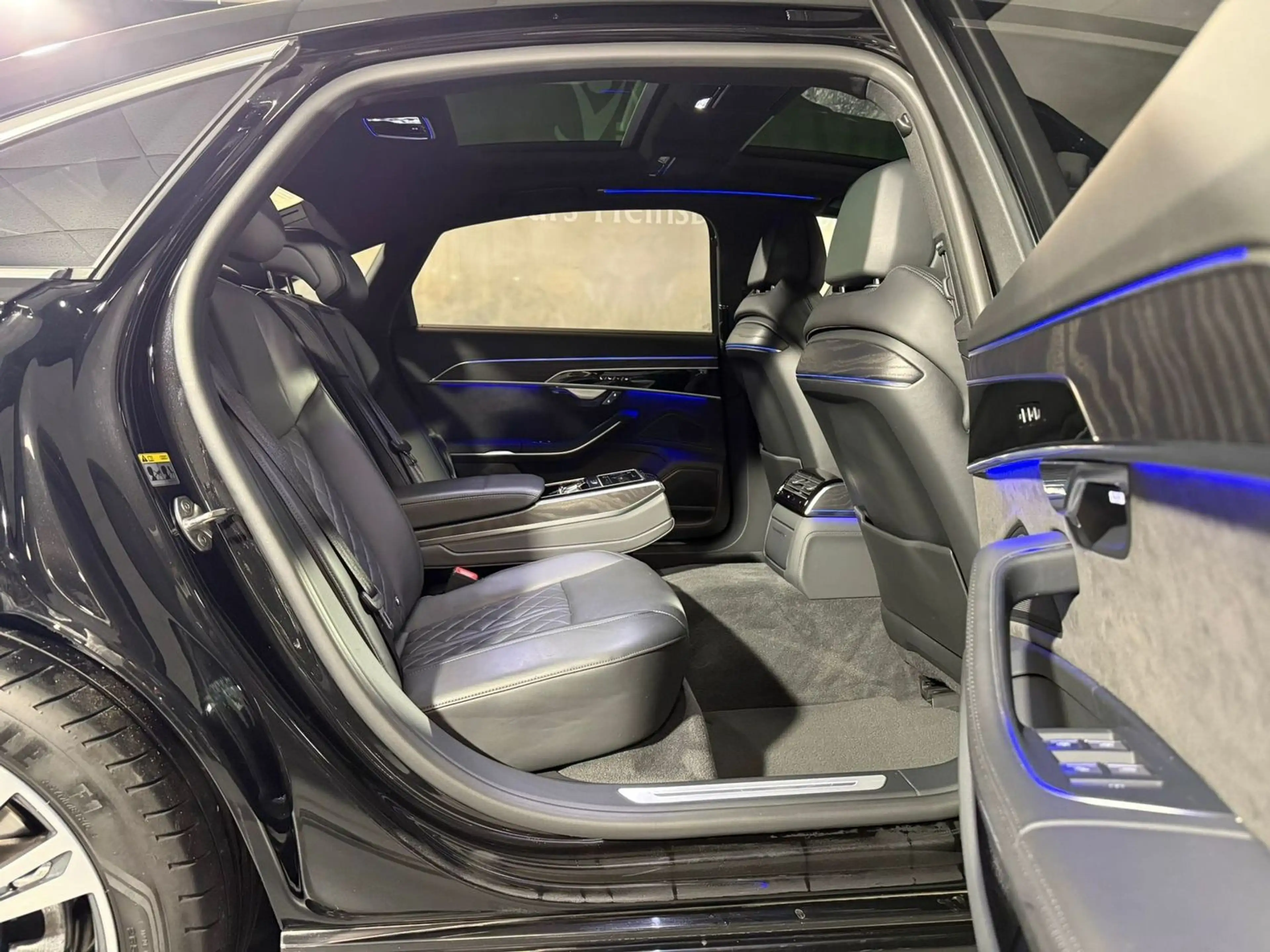 Audi A8 60 TFSI e L quattro Head-Up Matrix ACC Leder Navi — photo 11