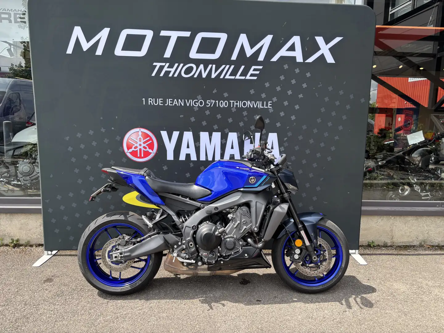 Yamaha MT-09 Bleu - 1