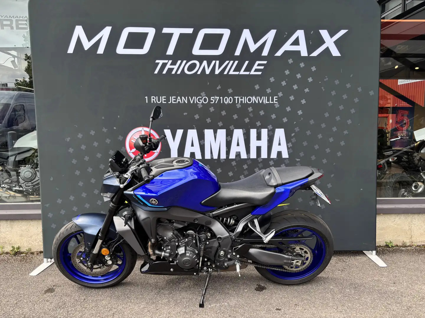 Yamaha MT-09 Bleu - 2