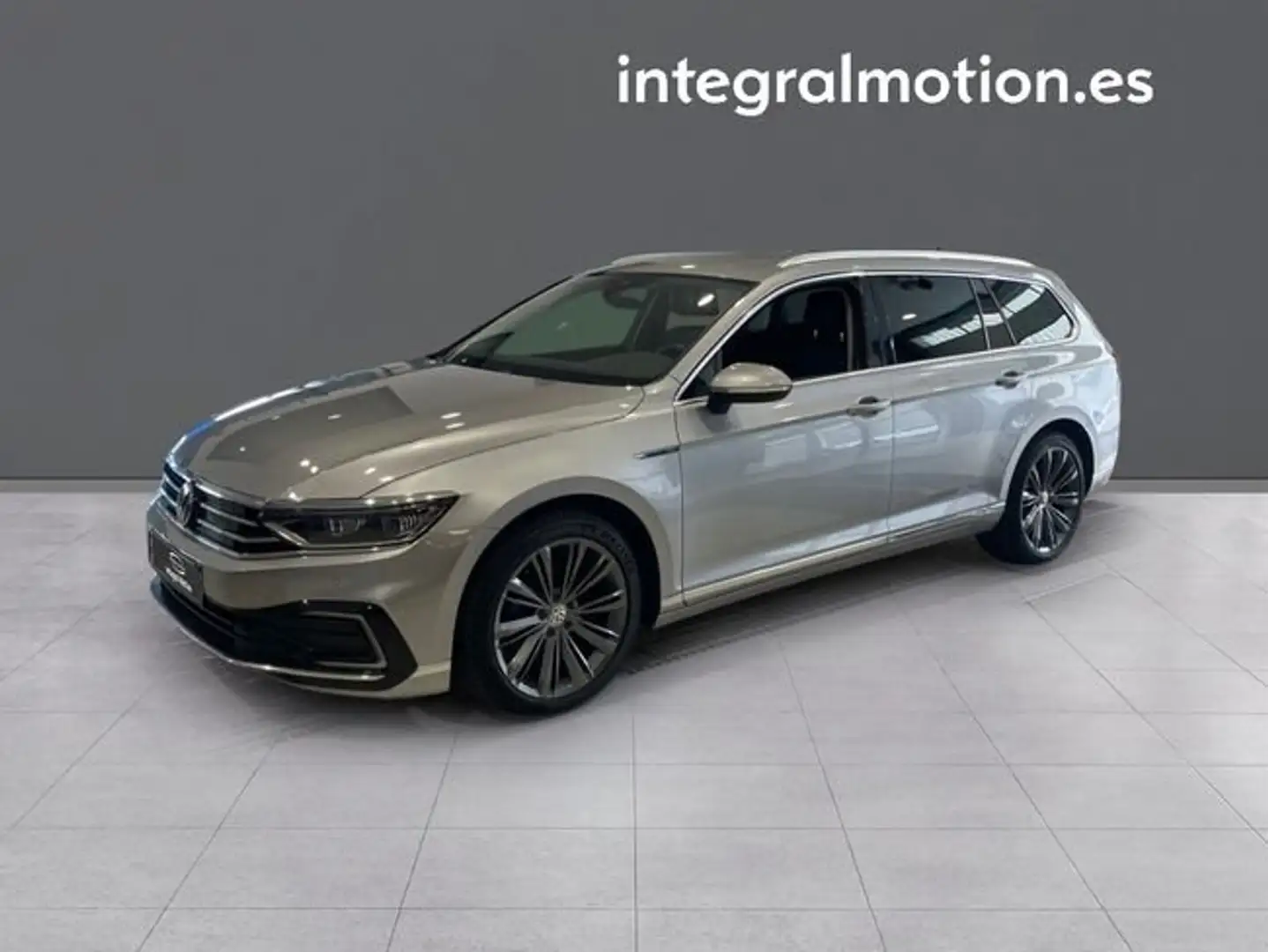 Volkswagen Passat Variant 1.4 TSI DSG6 GTE Business 5d Gris - 1