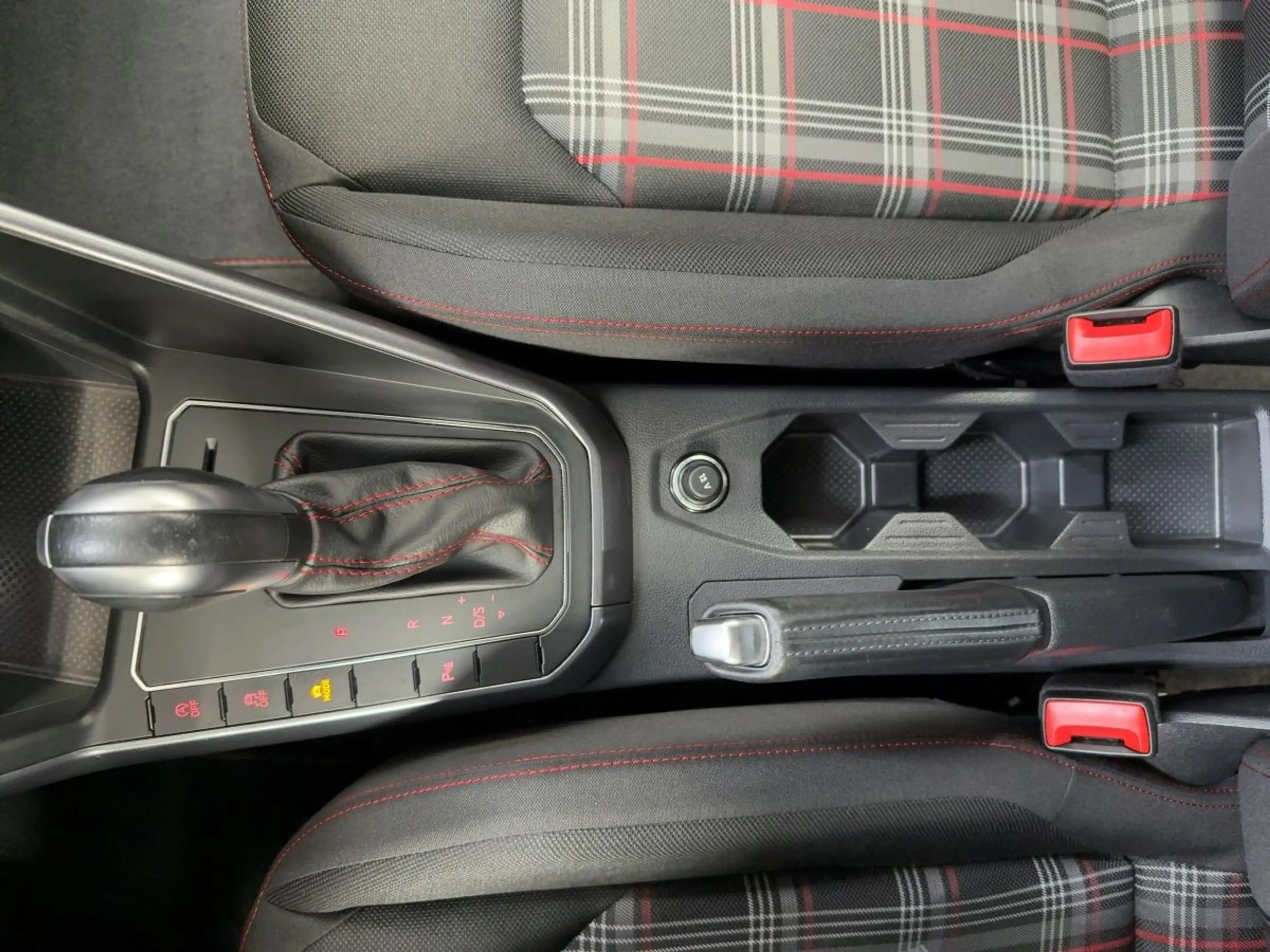 Volkswagen Polo GTI 2.0 TSI DSG LED ACC Kamera Einparkh. Bl — photo 14