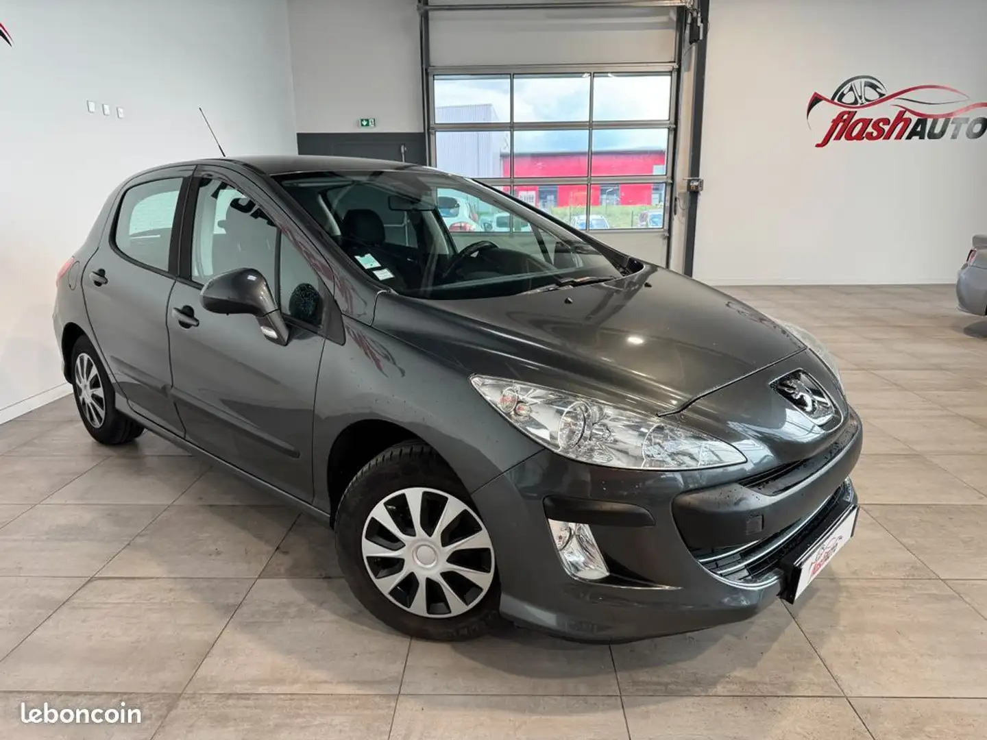 Peugeot 308 1.4 VTi 95cv-86000 km Gris - 2