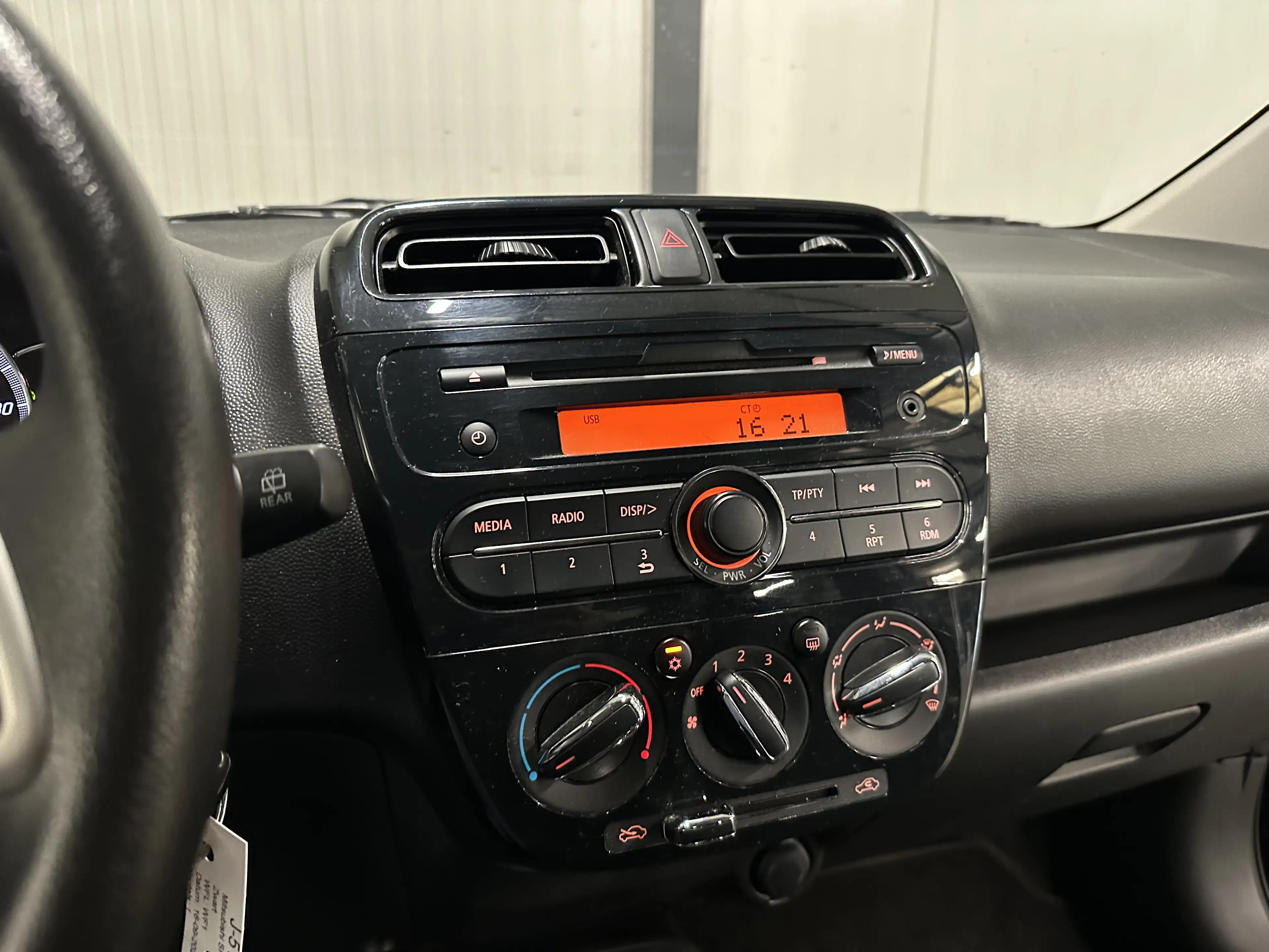 Mitsubishi Space Star 1.0 | Cool+ 5-Drs | Airco — photo 14