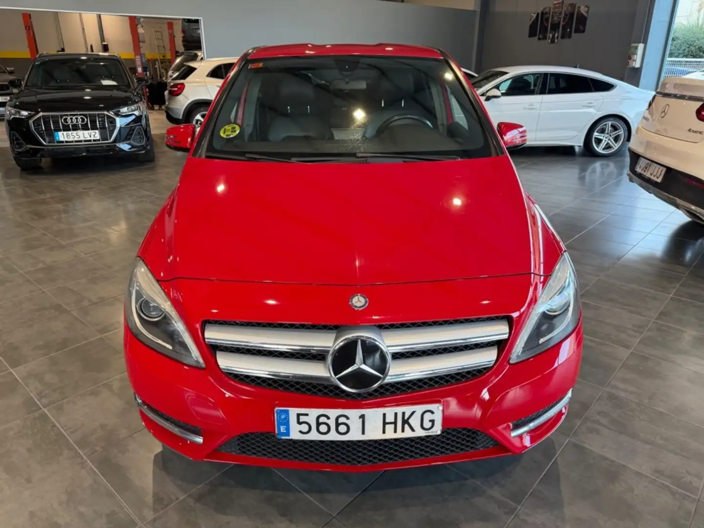 Mercedes-Benz B 180 180CDI BE P55 952 (4.75) Rojo - 2