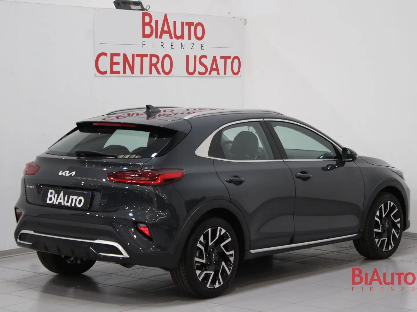 Kia XCeed XCeed 1.0 t-gdi Gpl Business 94cv mt Grau - 2