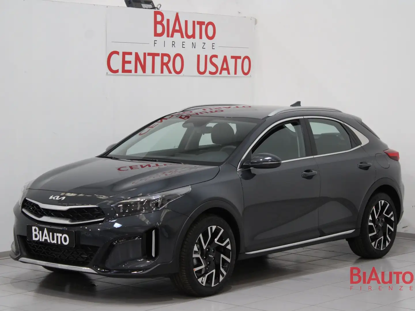 Kia XCeed XCeed 1.0 t-gdi Gpl Business 94cv mt Grau - 1