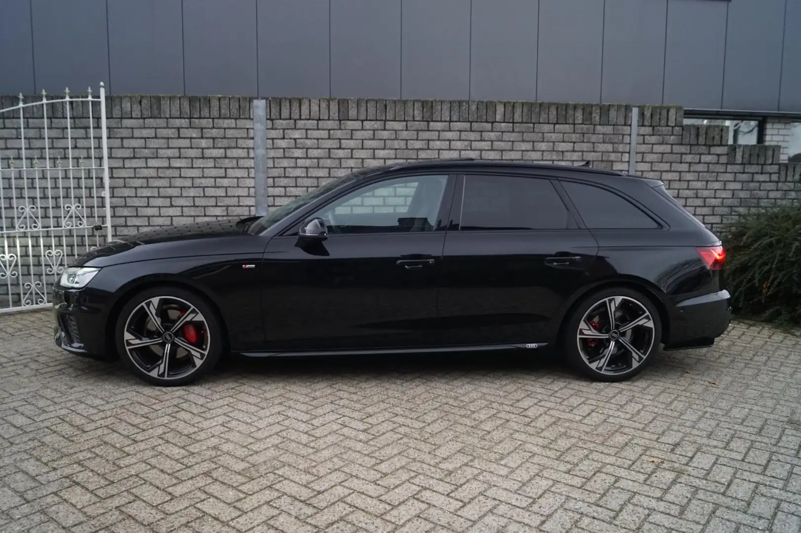 Audi A4 Avant 40 TFSI S Edition Autom Leder/Alcantara Spor Nero - 2