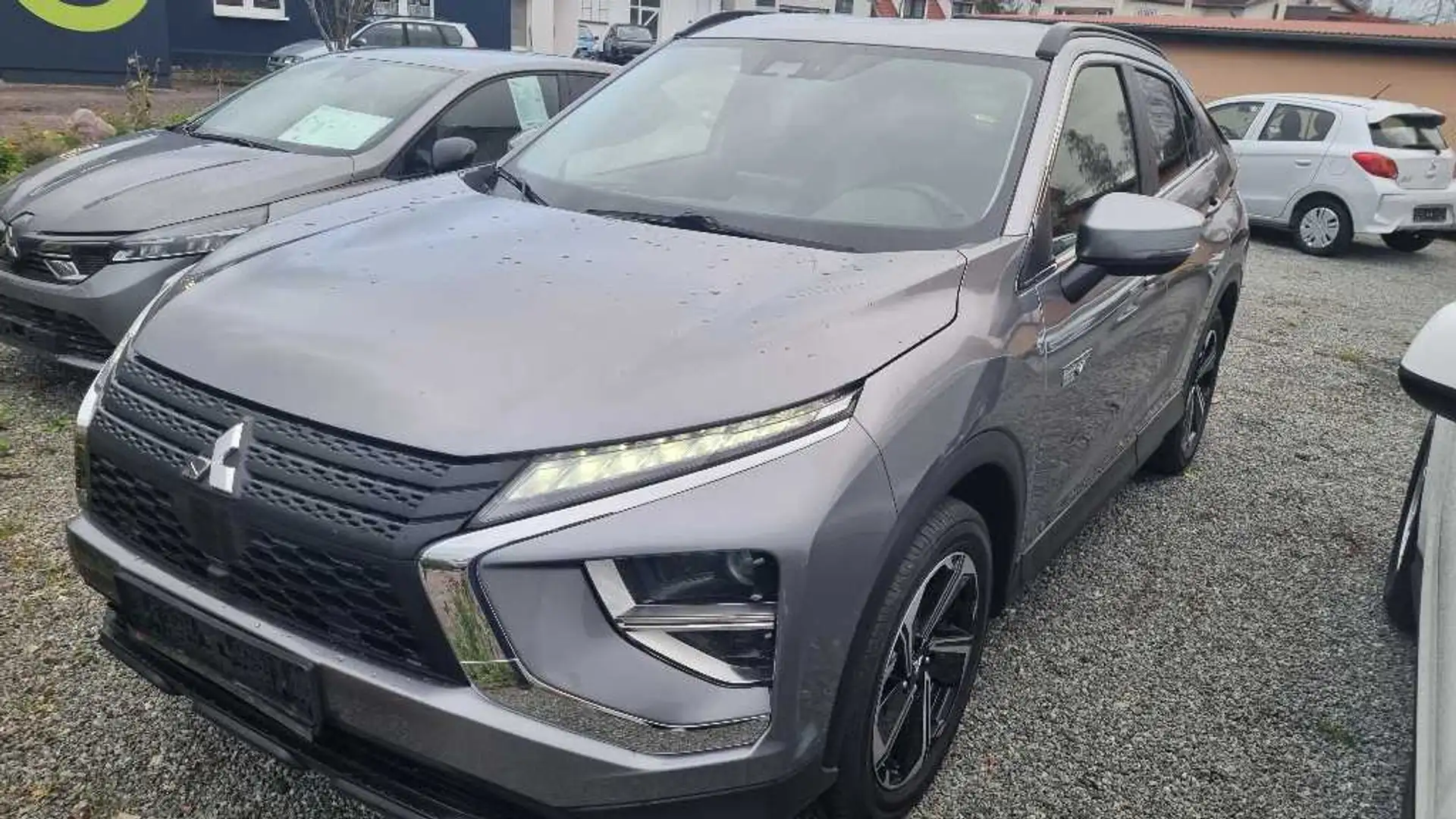 Mitsubishi Eclipse Cross Plug-in Hybrid BASIS 2.4 MIVEC 4WD Grau - 2