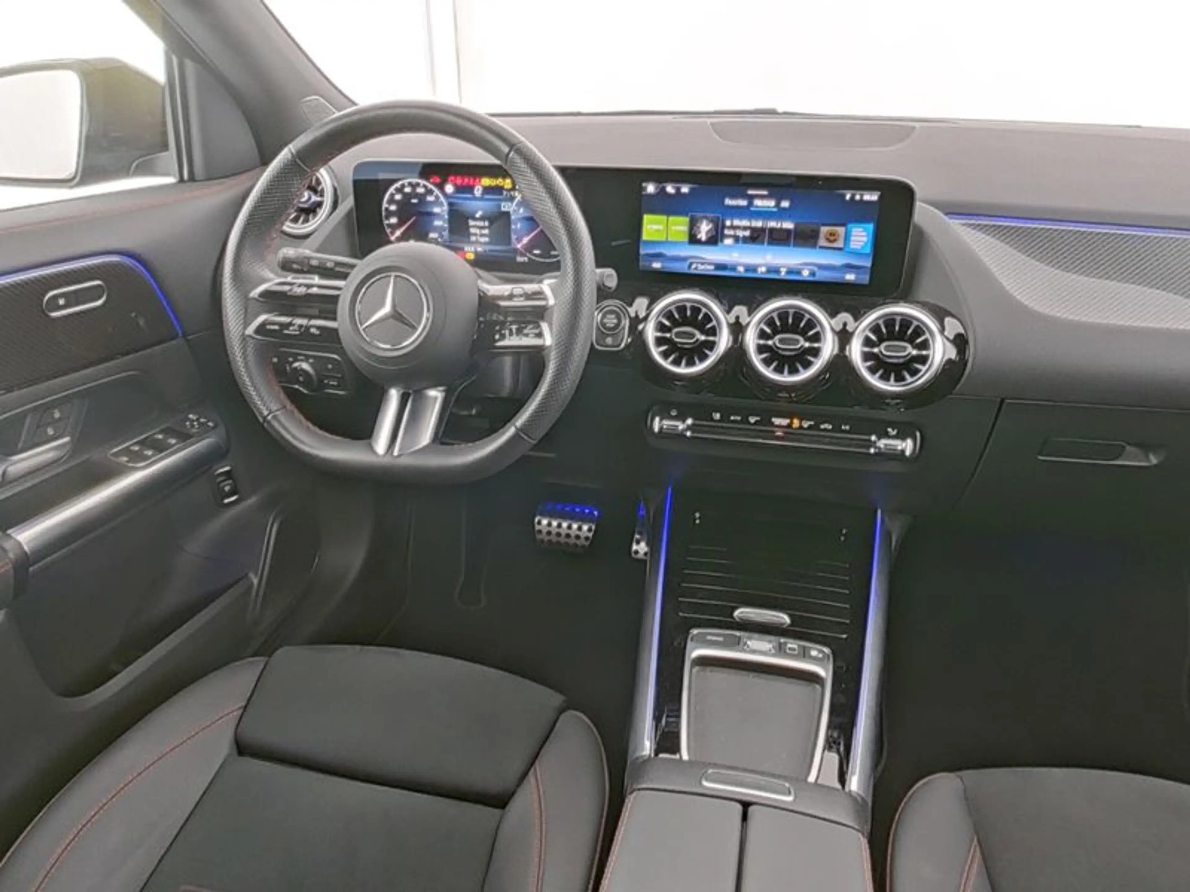 Mercedes-Benz GLA 220 4M AMG-Sport/LED/360/Totw/Night/Keyl/19 — photo 7