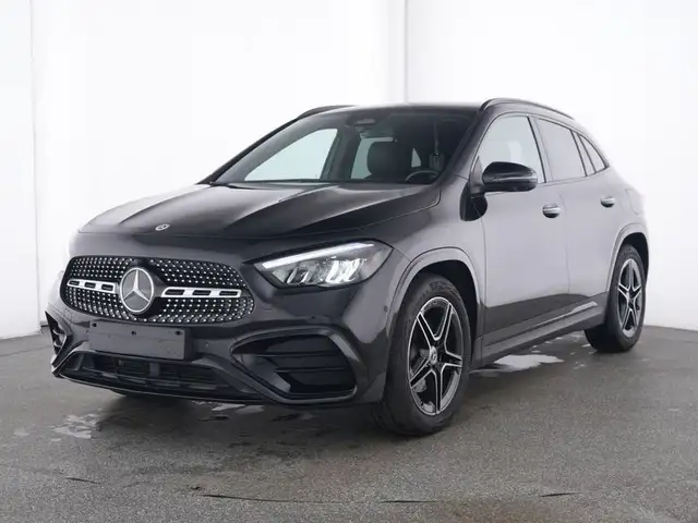Mercedes-Benz Gla view 2