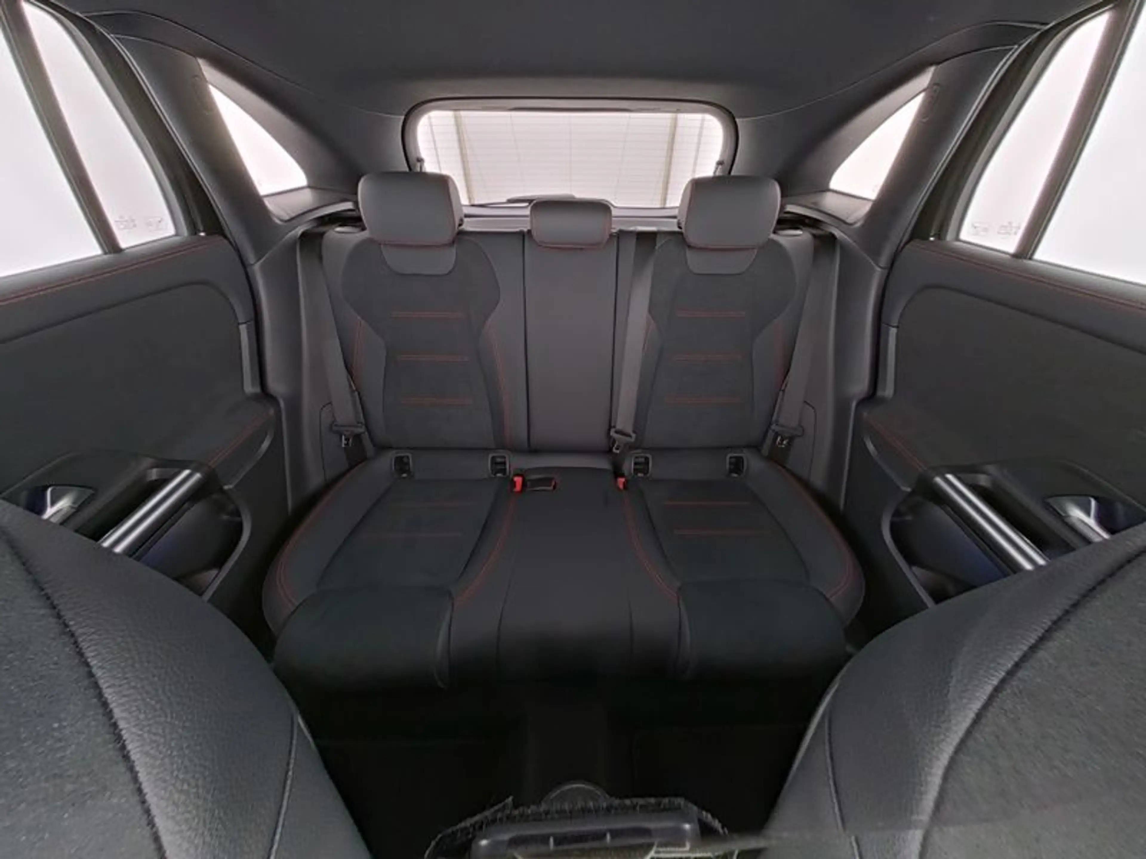 Mercedes-Benz GLA 220 4M AMG-Sport/LED/360/Totw/Night/Keyl/19 — photo 10