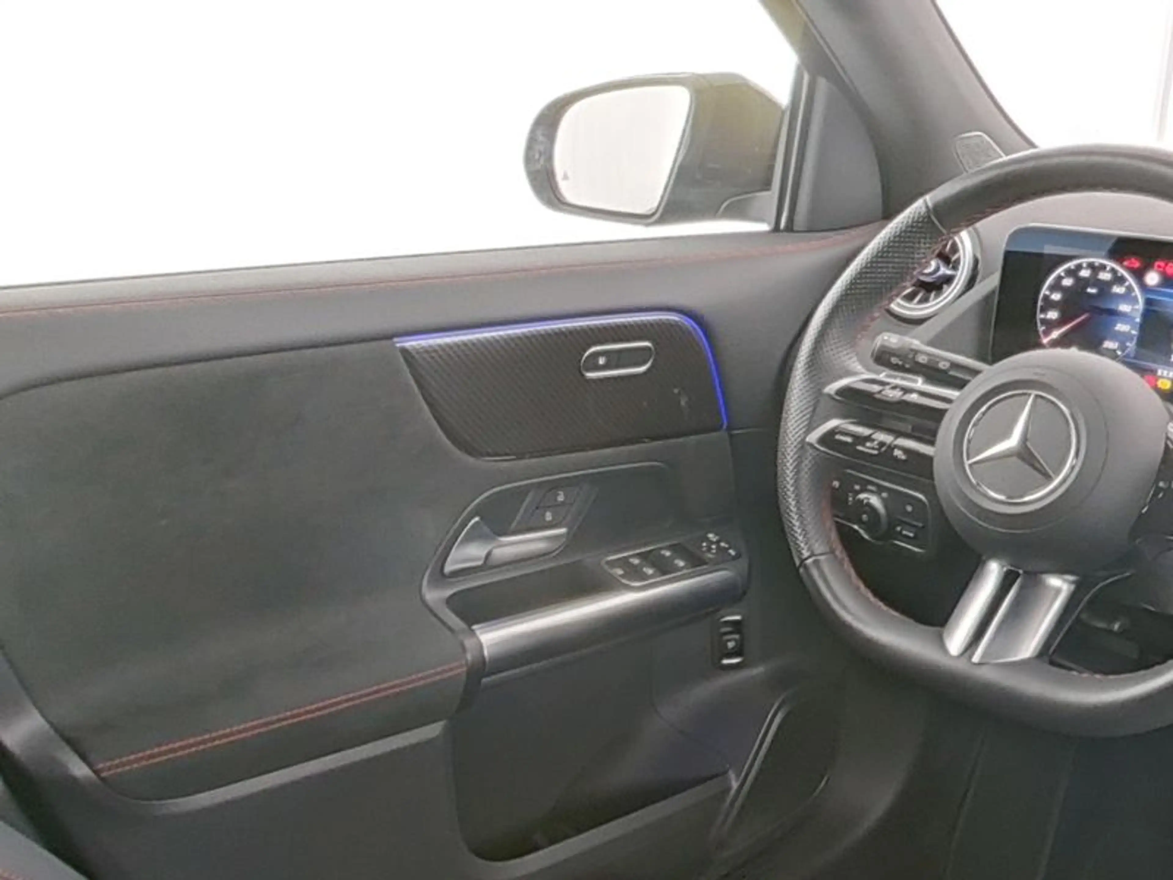 Mercedes-Benz GLA 220 4M AMG-Sport/LED/360/Totw/Night/Keyl/19 — photo 9