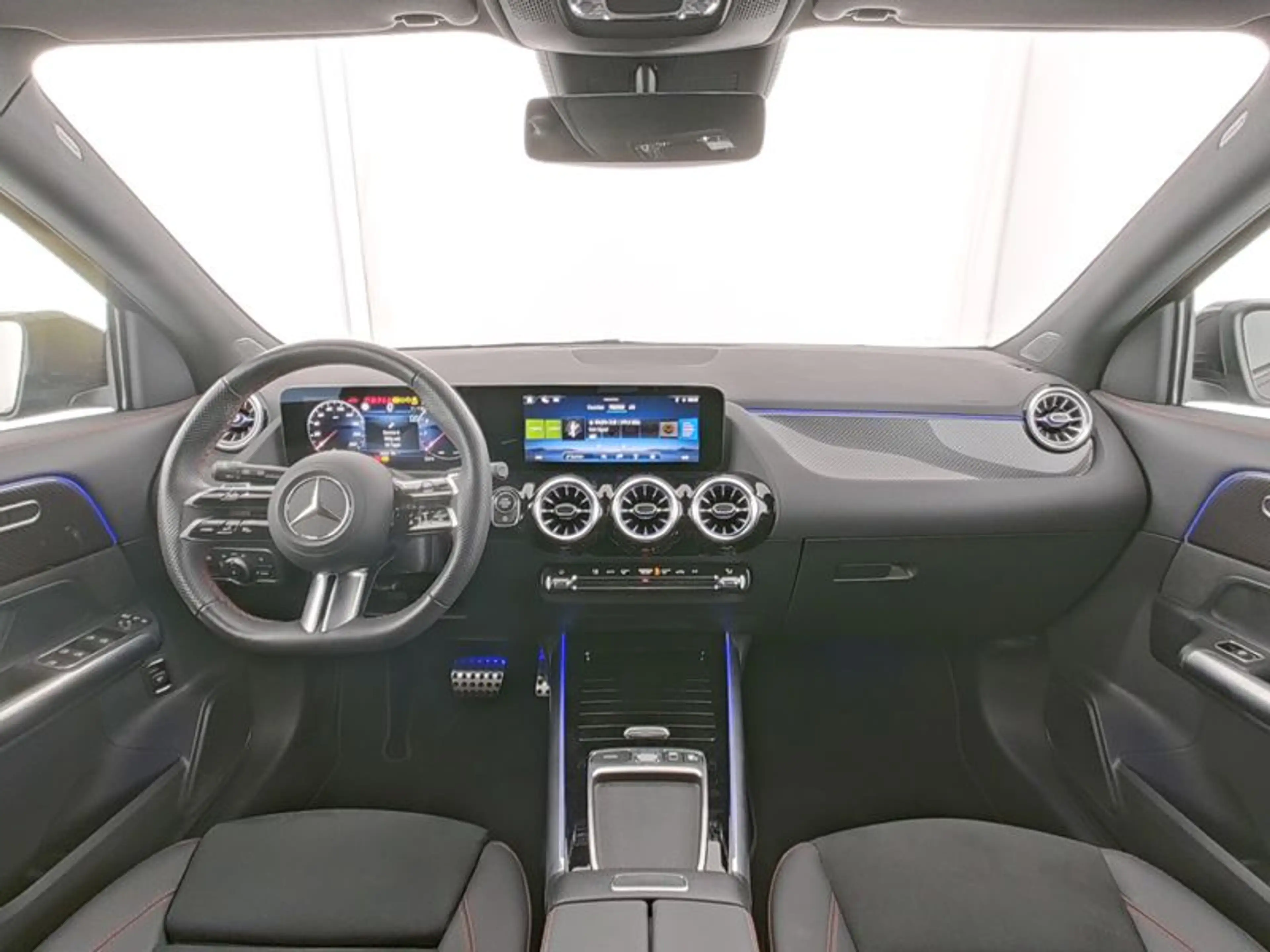 Mercedes-Benz GLA 220 4M AMG-Sport/LED/360/Totw/Night/Keyl/19 — photo 6