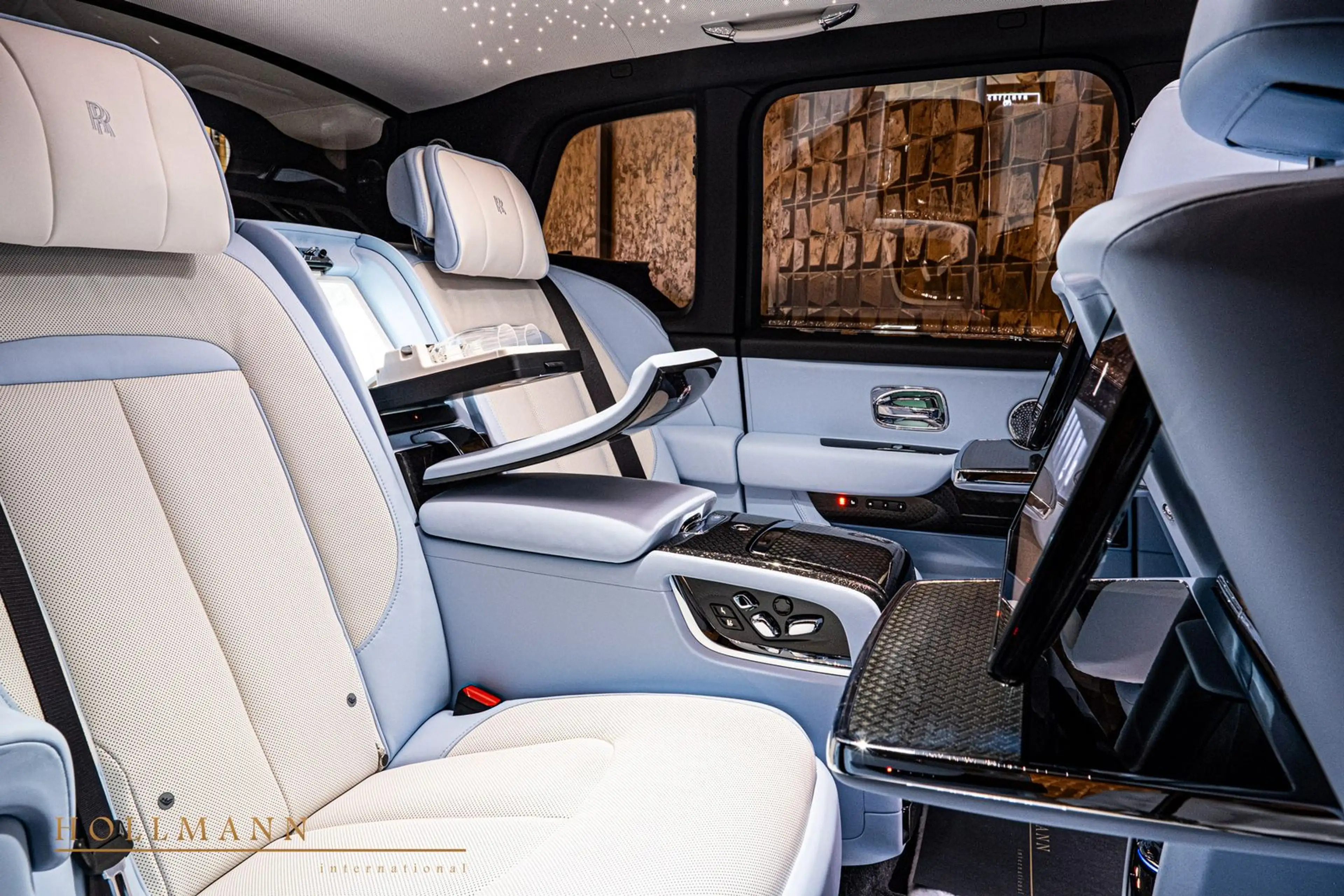 Rolls-Royce Cullinan SERIES II +BLACK BADGE+ 4 SEATS + TV — photo 15