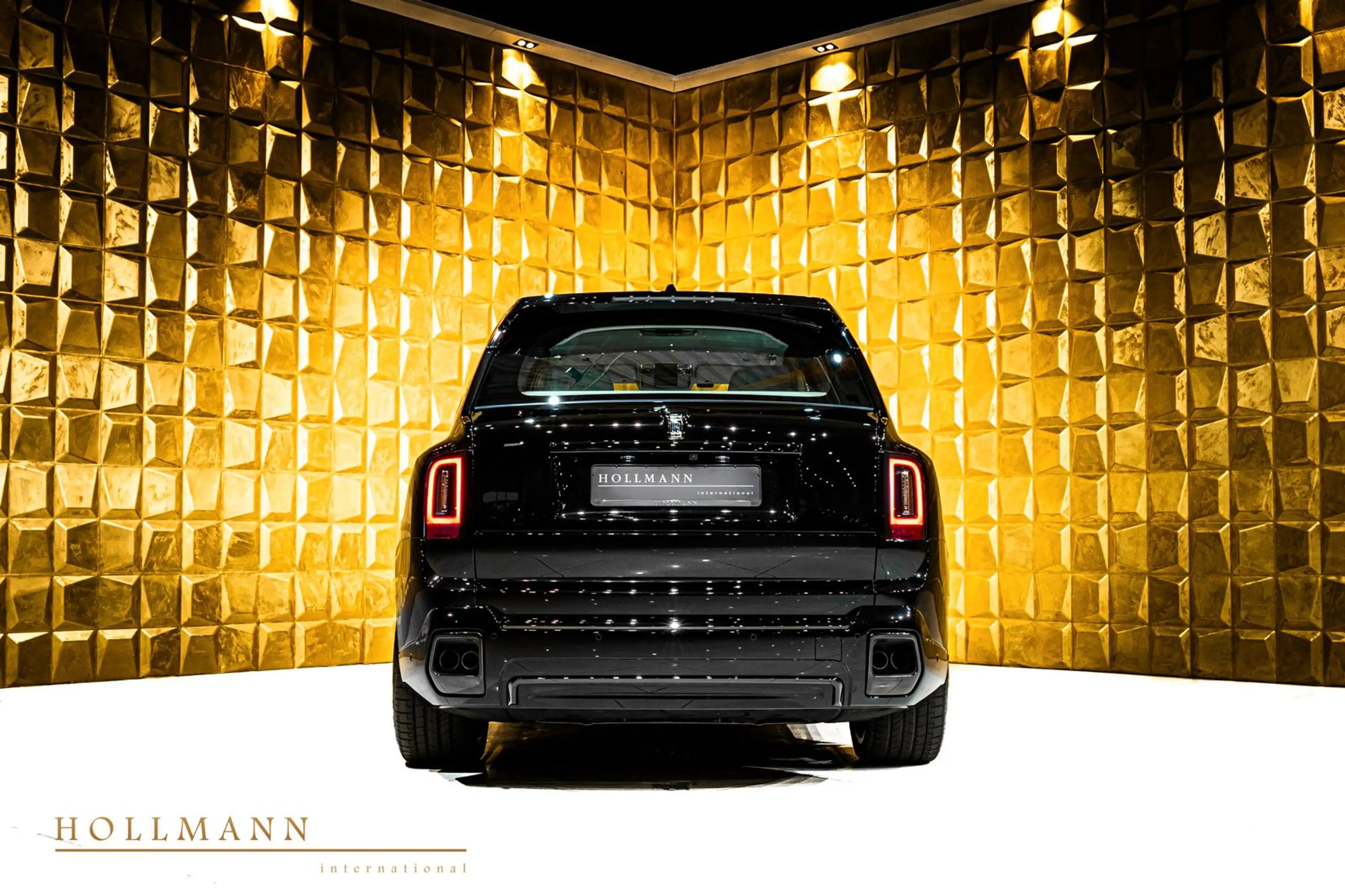 Rolls-Royce Cullinan SERIES II +BLACK BADGE+ 4 SEATS + TV — photo 7