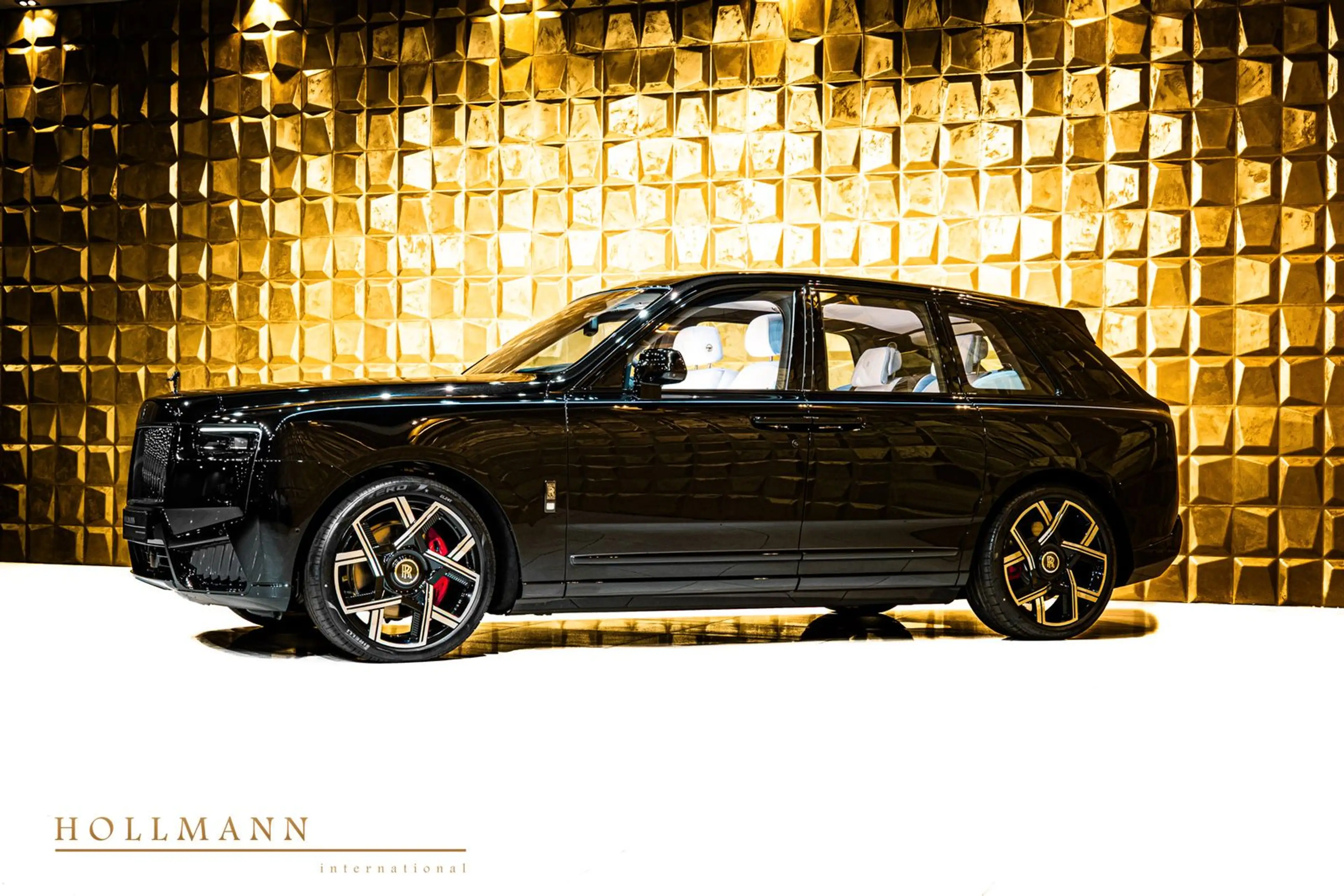 Rolls-Royce Cullinan SERIES II +BLACK BADGE+ 4 SEATS + TV — photo 8