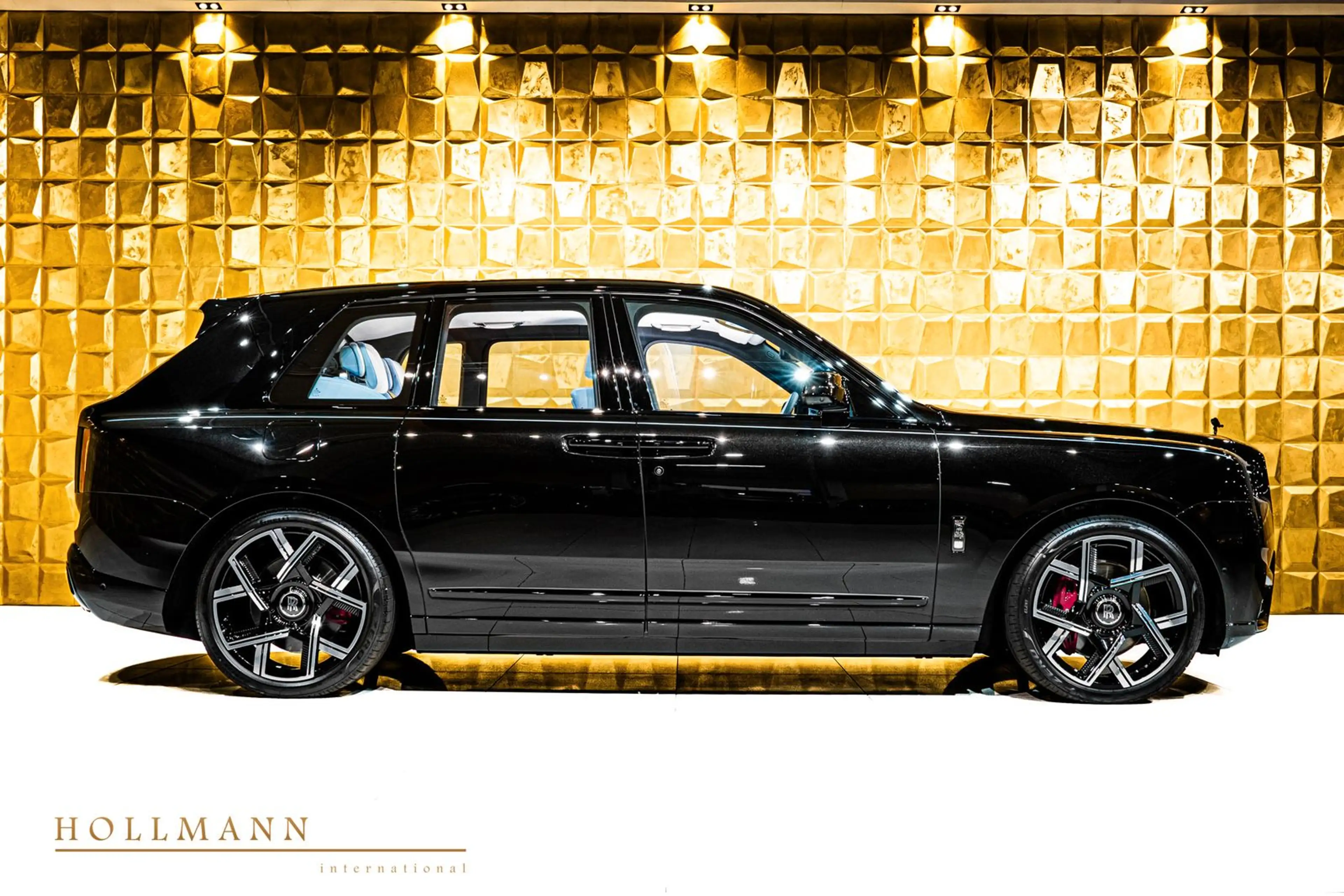 Rolls-Royce Cullinan SERIES II +BLACK BADGE+ 4 SEATS + TV — photo 4