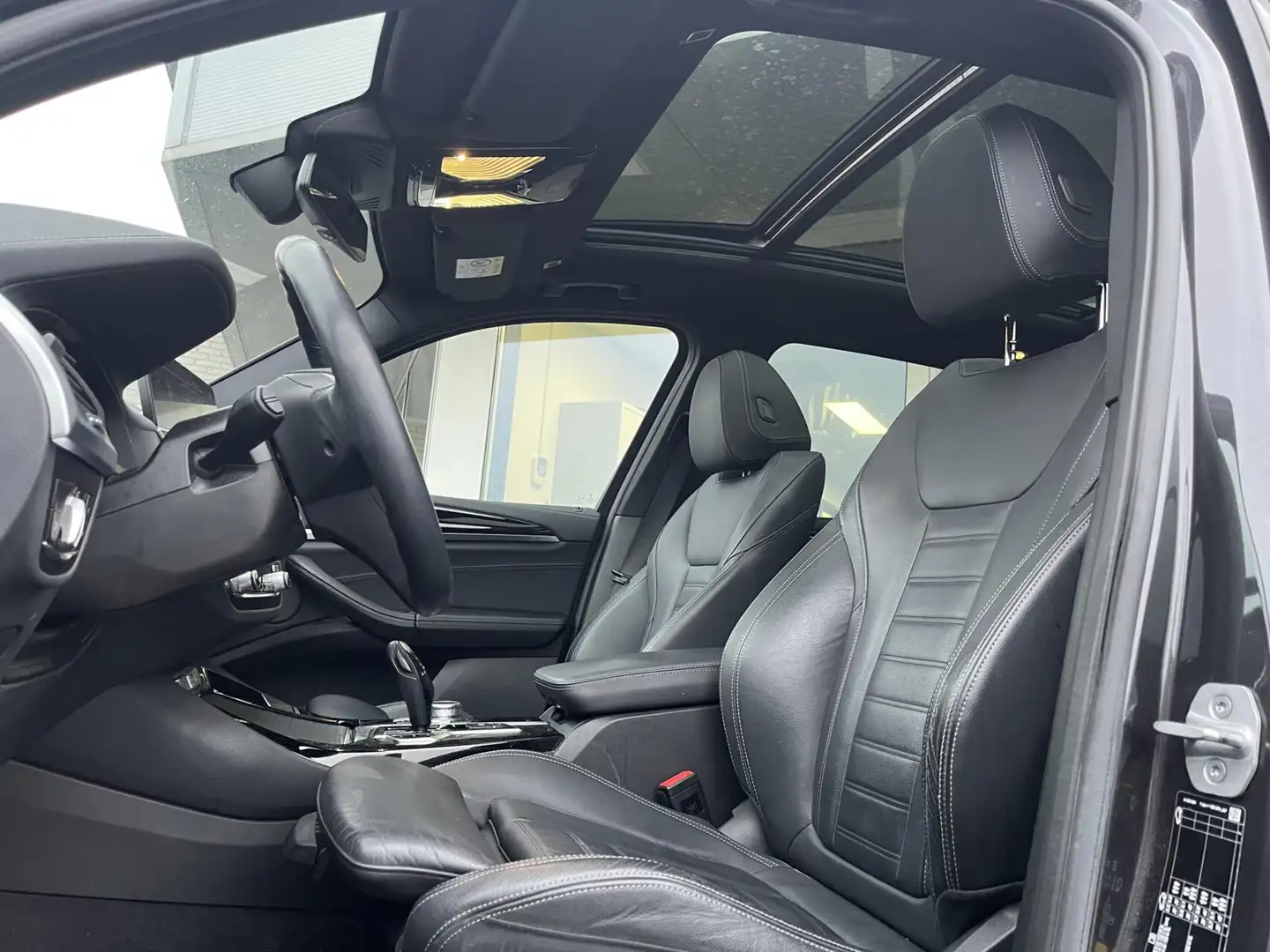 BMW iX3 High Executive 80 kWh PANO+KEYLESS+EL.TREKH+ACC+LE Gris - 2