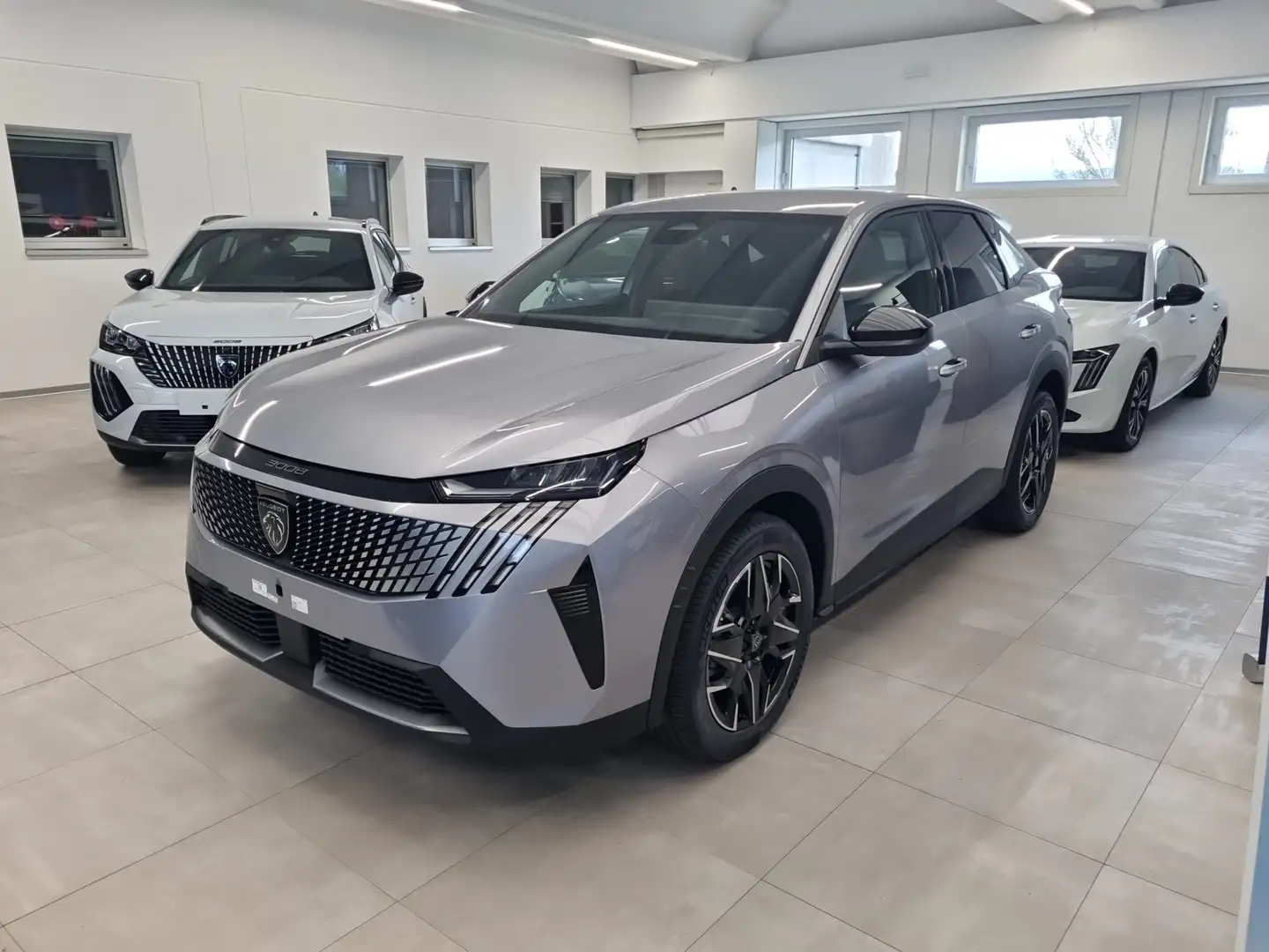 Peugeot 3008 Hybrid 136 e-DCS6 Allure - KM0 Grigio - 1