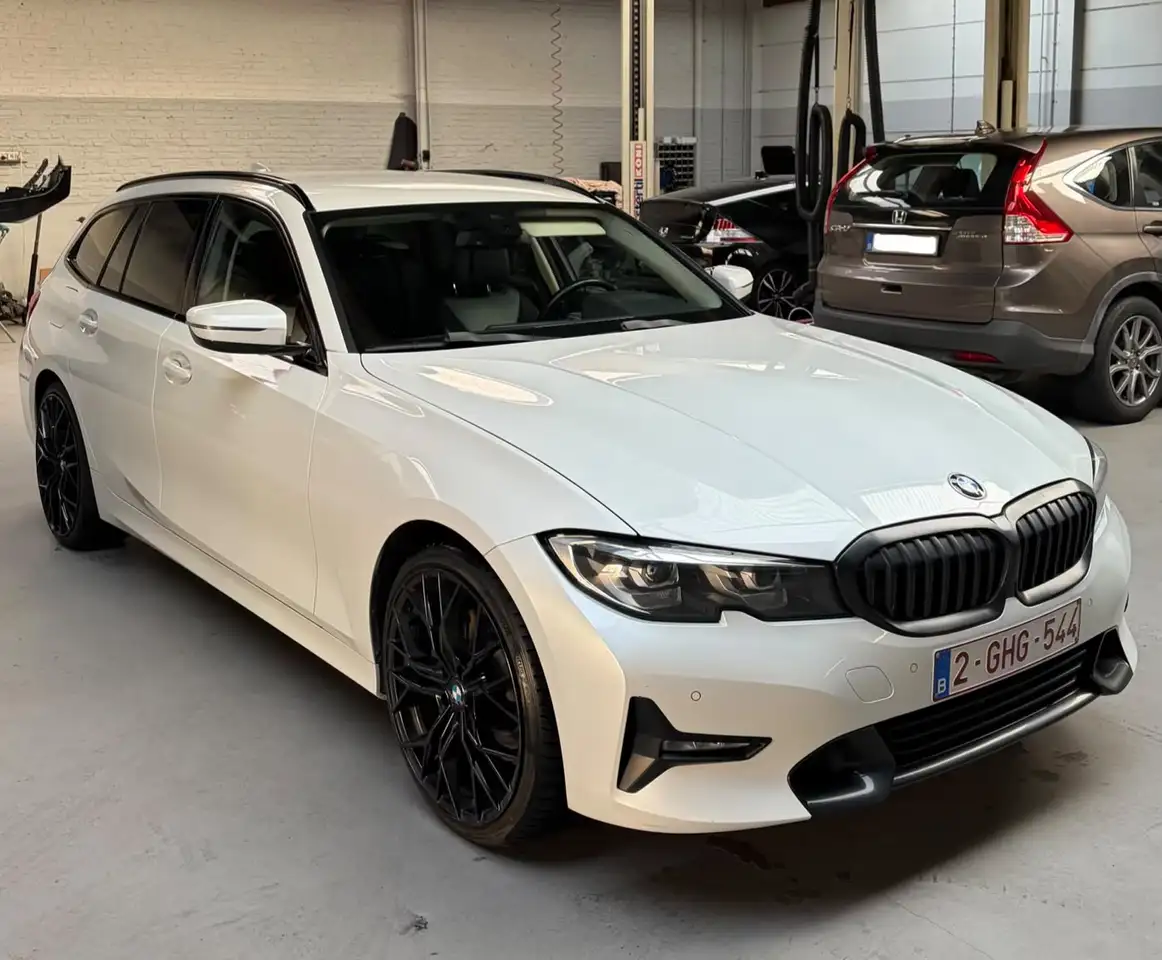 BMW 330