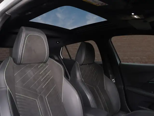 Peugeot 2008 view 11