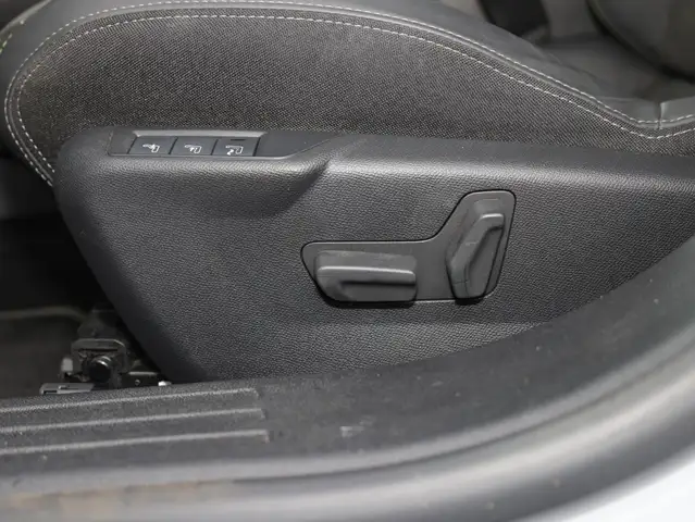 Peugeot 2008 view 8