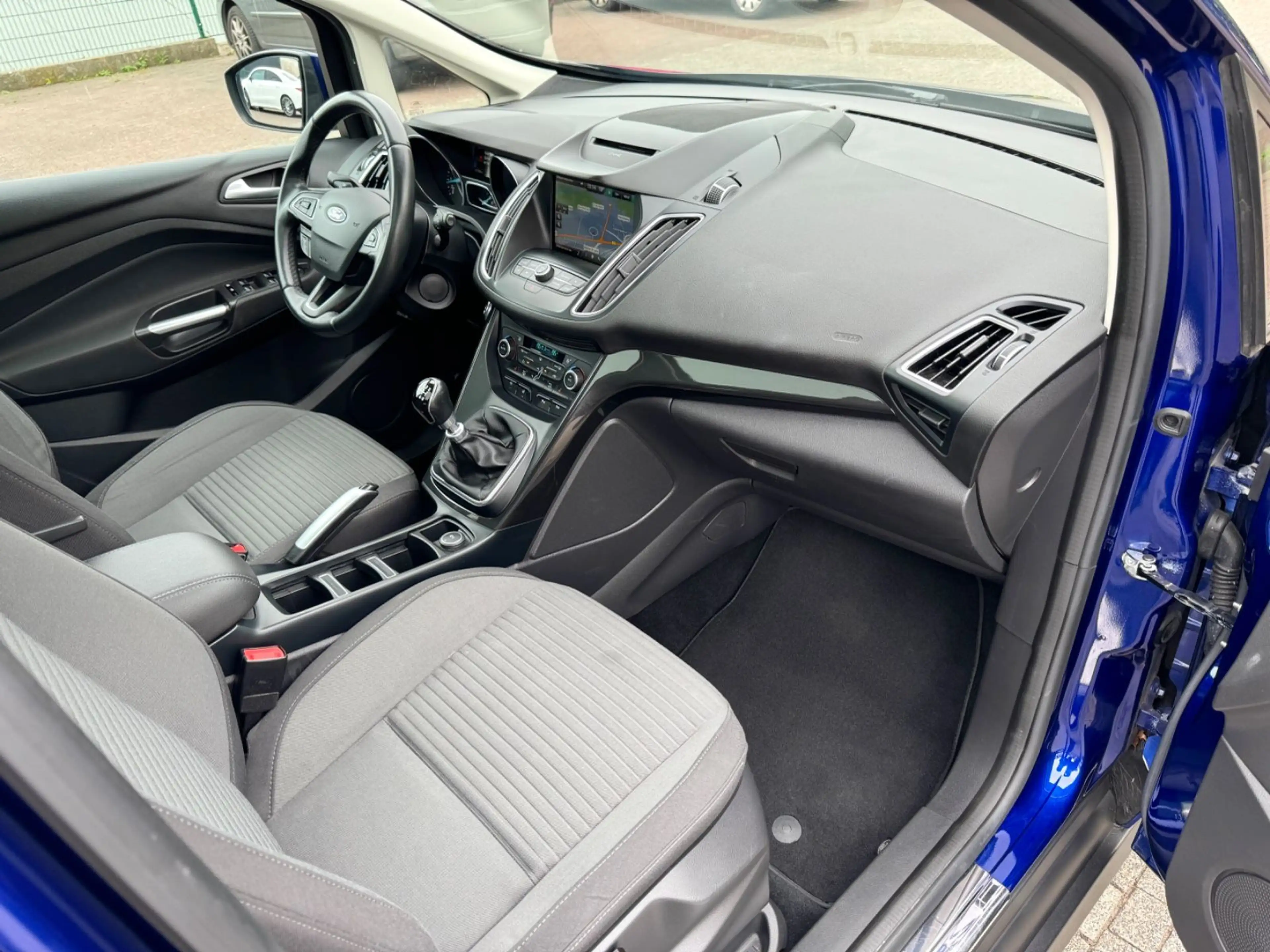 Ford Grand C-Max GRAND C-MAX 1,5 TITANIUM EURO6 150PS PANO KAMERA — photo 13