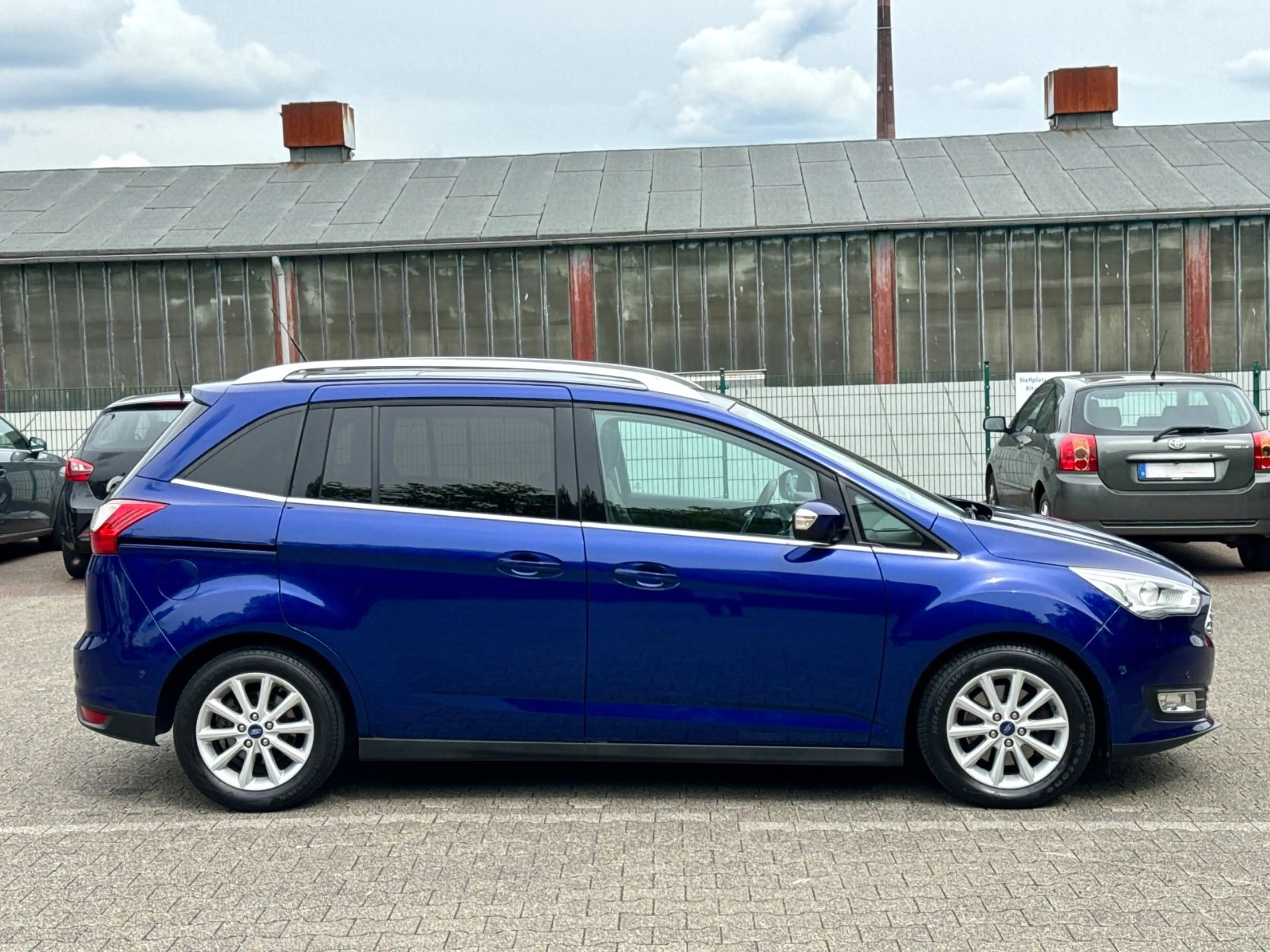 Ford Grand C-Max GRAND C-MAX 1,5 TITANIUM EURO6 150PS PANO KAMERA — photo 8