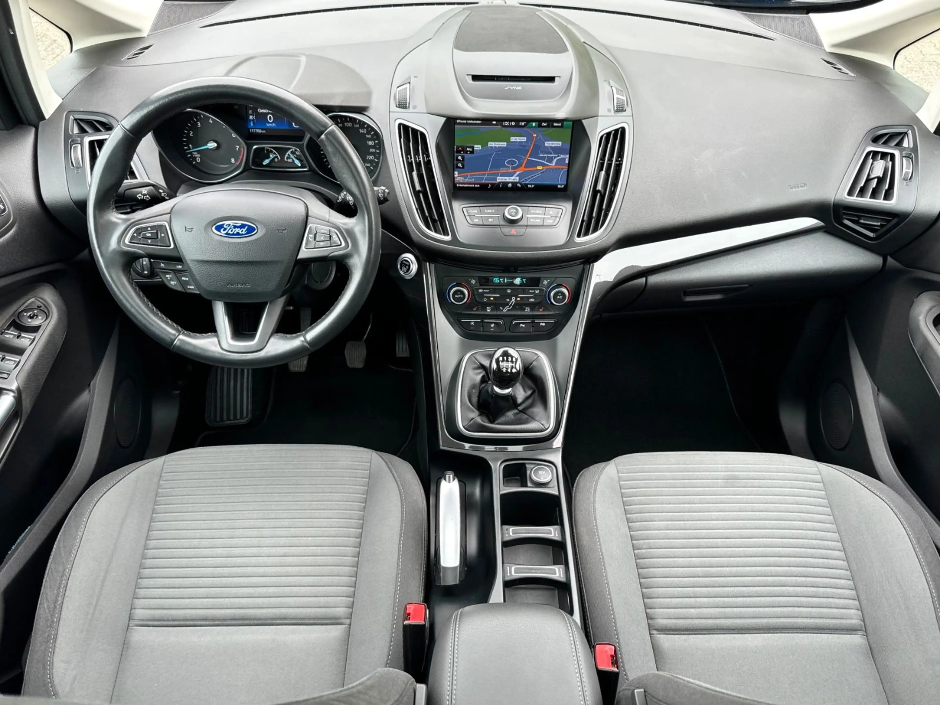 Ford Grand C-Max GRAND C-MAX 1,5 TITANIUM EURO6 150PS PANO KAMERA — photo 15
