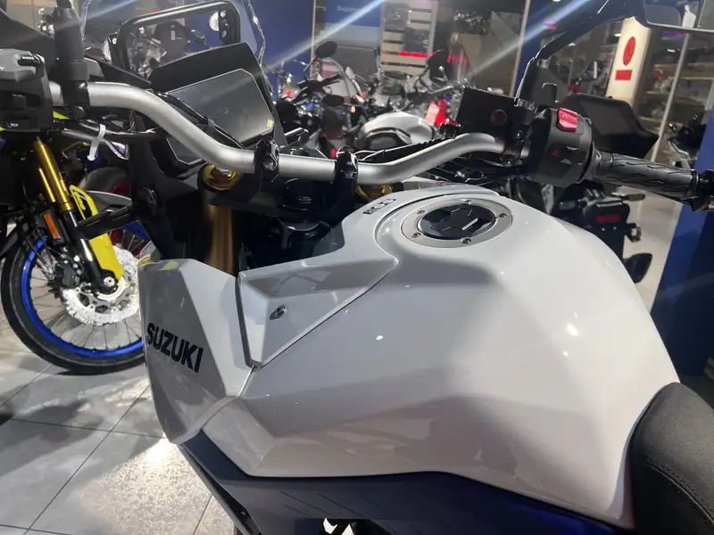 Suzuki V-Strom 1050 - foto 6