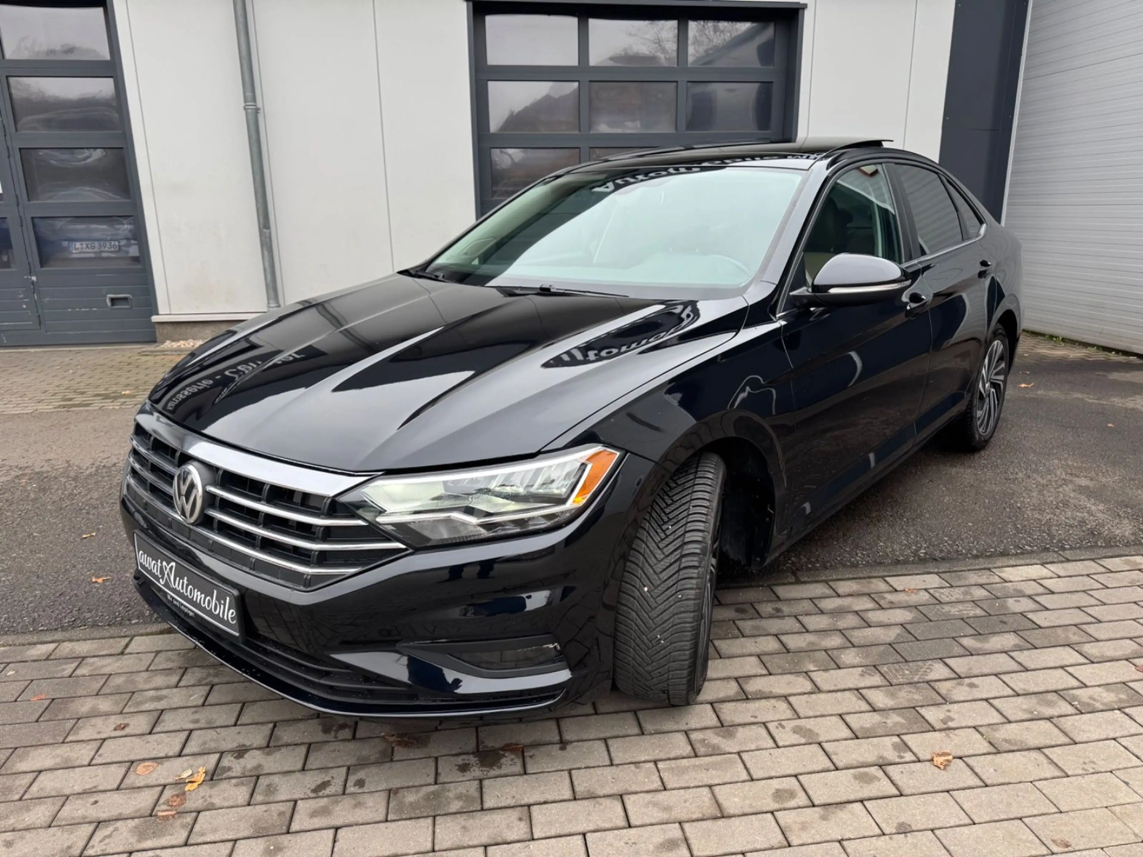 Volkswagen Jetta Sport 1.4 TSI Automatik Panoramadach LED — photo 3