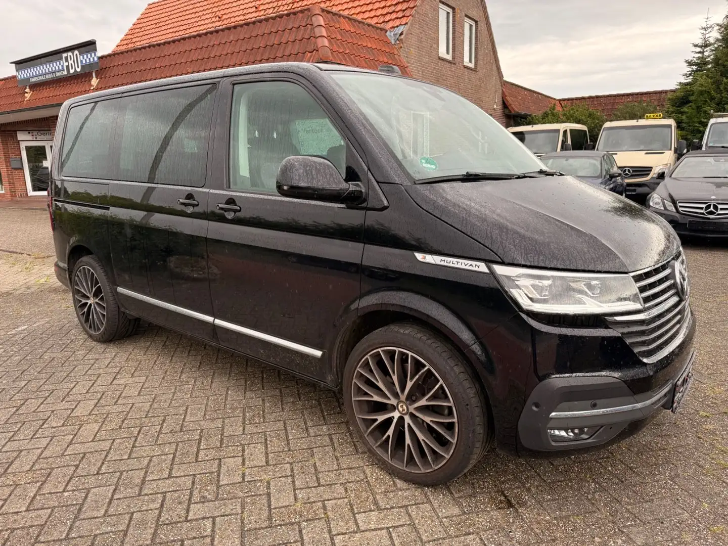 Volkswagen T6 Multivan T6.1 Multivan Highline ACC*AHK*RFK*LED* Negro - 2