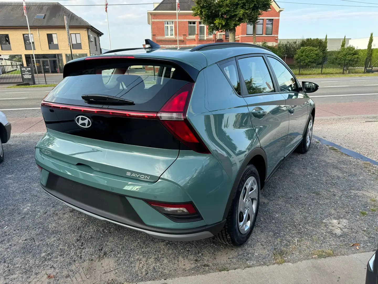 Hyundai BAYON 1.2i Twist (facelift) Grün - 2