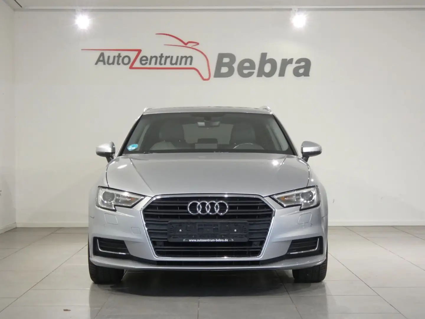 Audi A3 Sportback 35 TFSI design S tronic Xenon/Navi Silber - 2