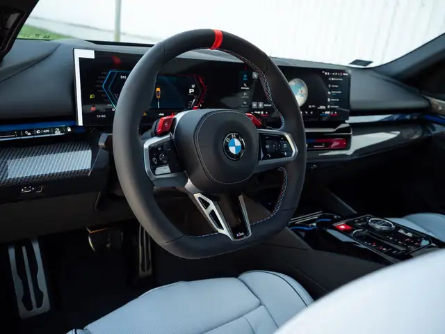 BMW M5 view 12