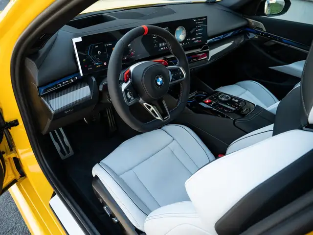 BMW M5 view 11
