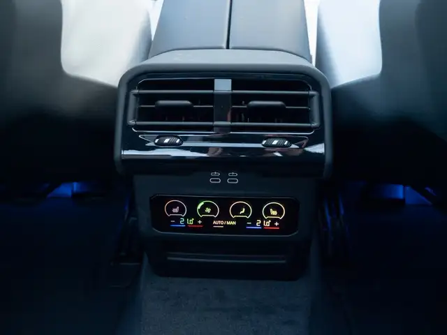 BMW M5 view 29