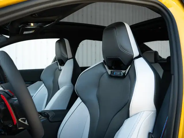 BMW M5 view 24