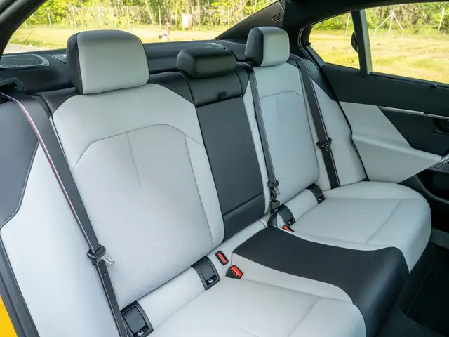 BMW M5 view 28