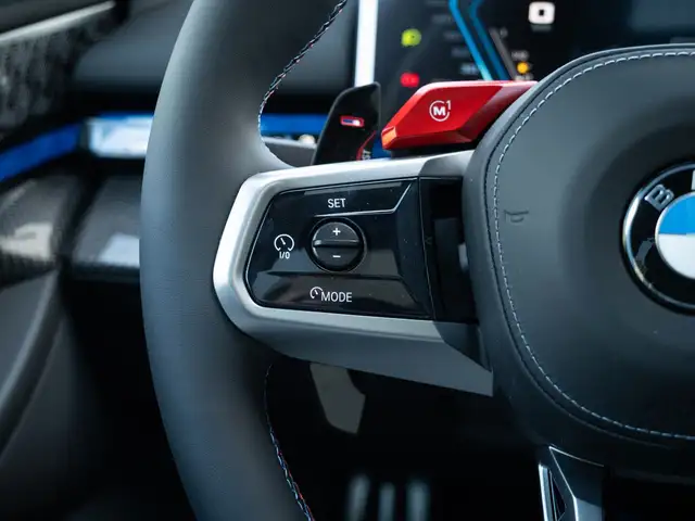 BMW M5 view 17