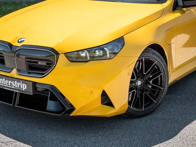 BMW M5 view 7