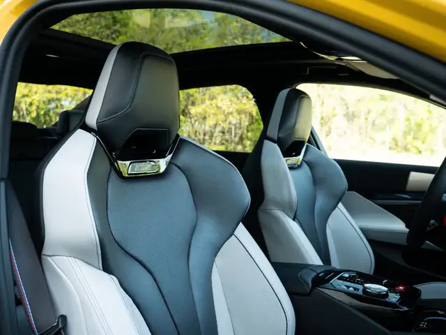 BMW M5 view 25