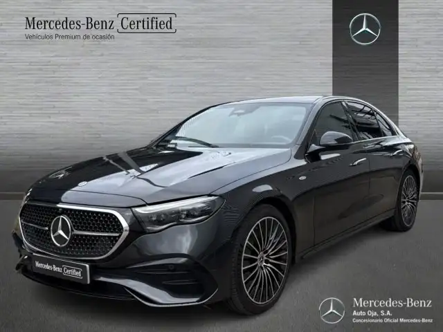 Mercedes-Benz E 300 de berlina con tecnología híbrida EQ[0-805+0-055