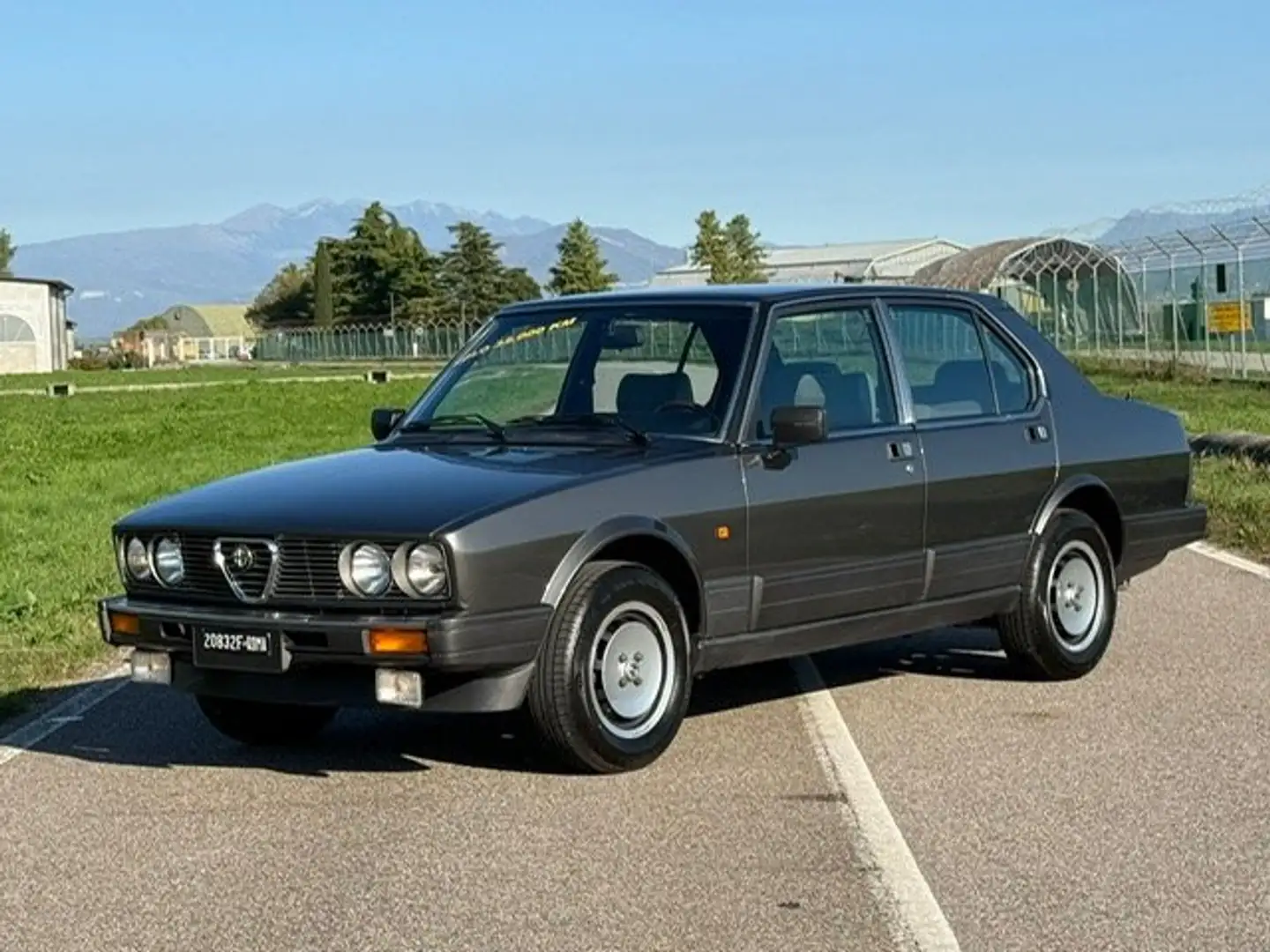 Alfa Romeo Alfetta Alfetta 2.0i Quadrifoglio Oro SOLO 32.000 KM!! Bronce - 2
