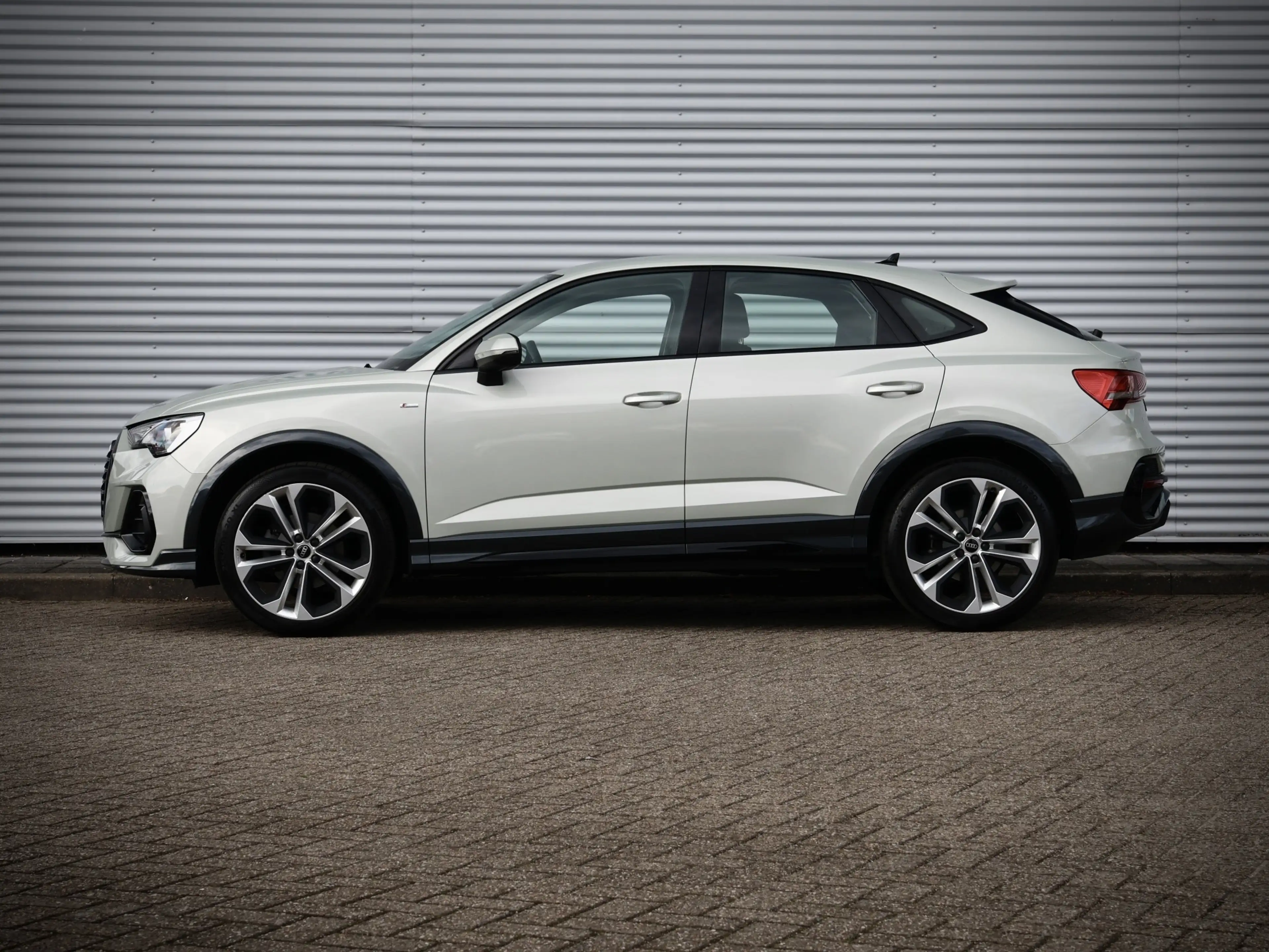 Audi Q3 Sportback 35 TFSI S edition | S-Line | Sonos | LED — photo 9