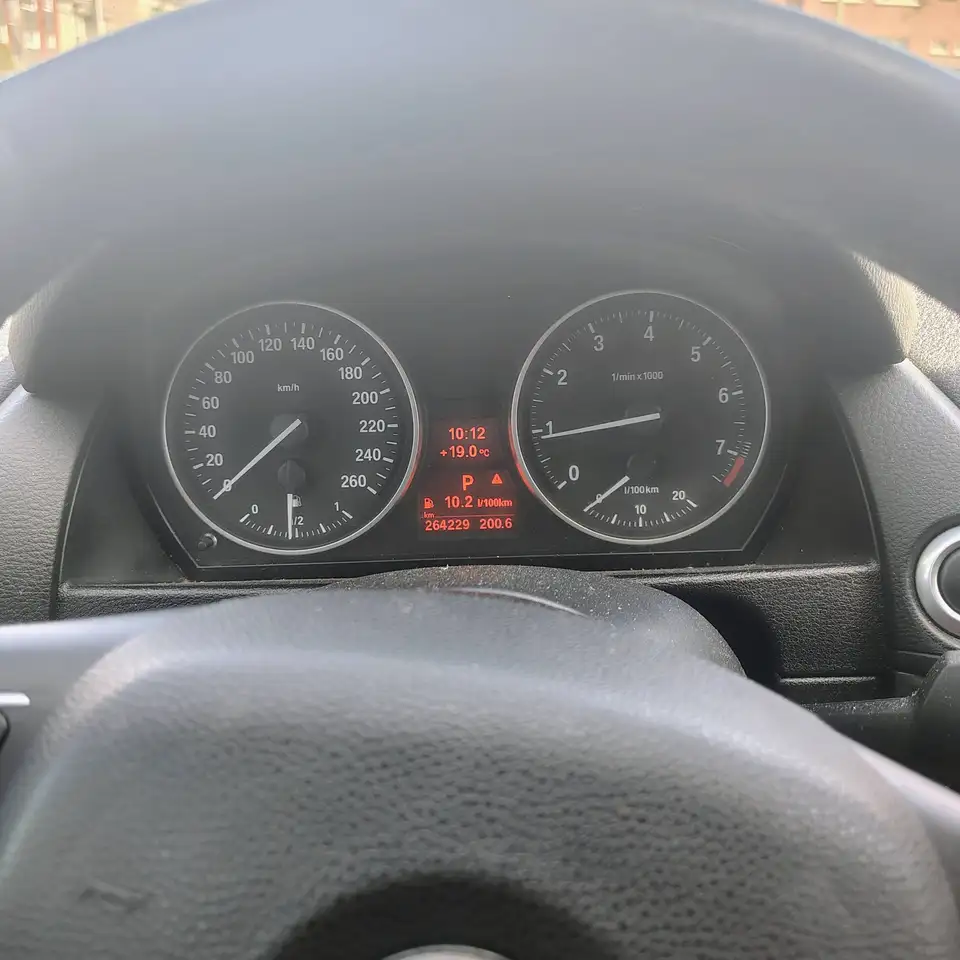 BMW X1 снимка BMW X1