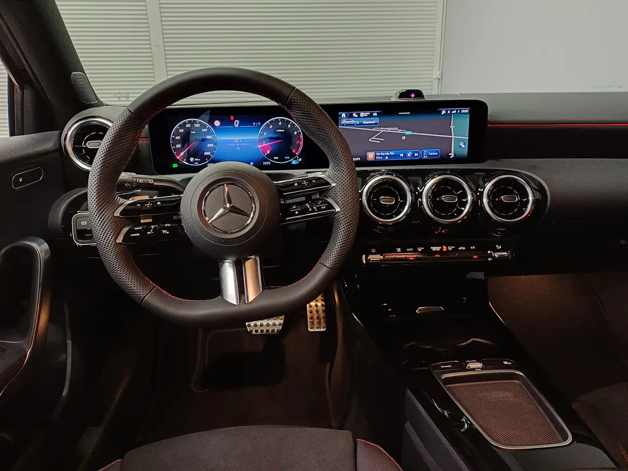 Mercedes-Benz A-Class 2026 — фото 12