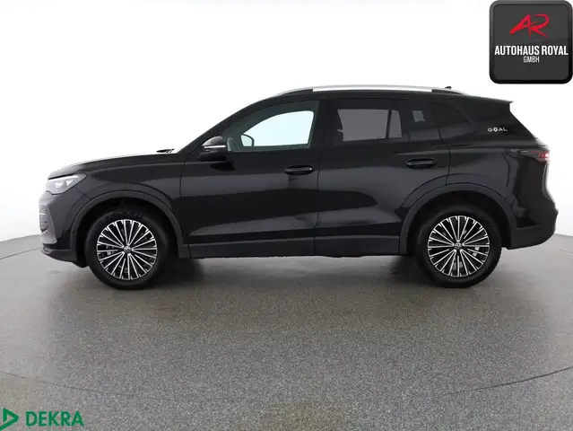 Volkswagen Tiguan view 2